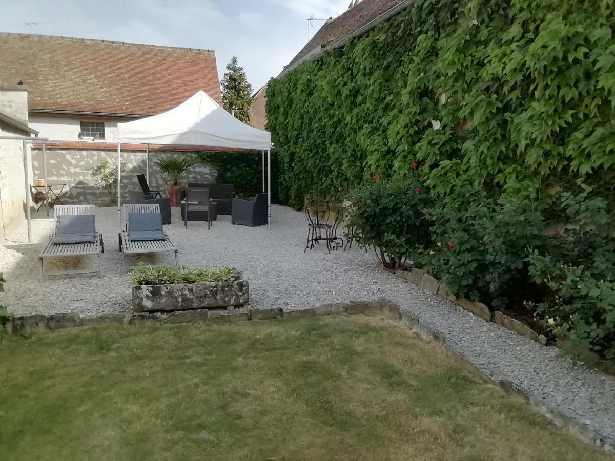 Chambres Et Table D'Hotes, Maisonnettes Individuelles Dans Propriete Privee Vézinnes Buitenkant foto
